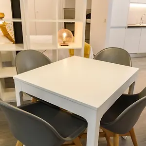Renthas Fernando De Lesseps Estudio Apartamento Málaga